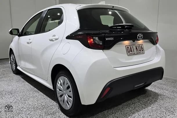 2024 Toyota Yaris Ascent Sport image 4
