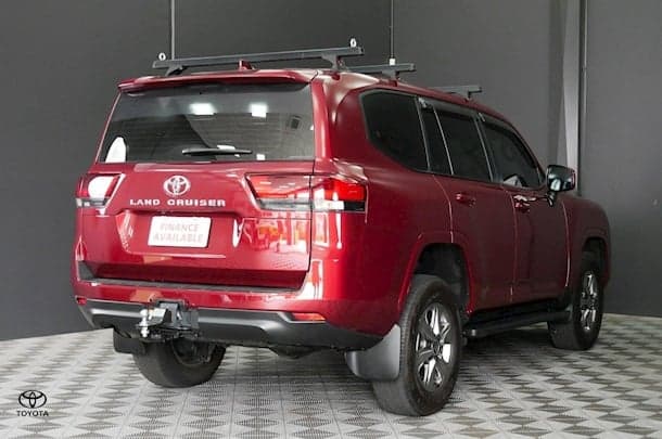 2024 Toyota Landcruiser GX image 4