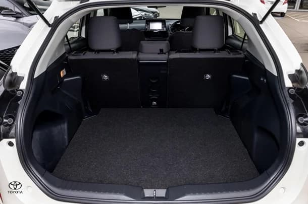 2020 Toyota Yaris Cross Hybrid GX image 25