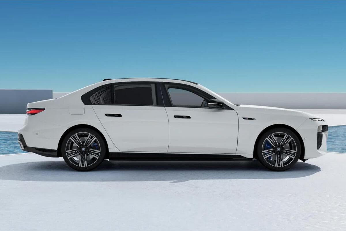 2025 BMW i7 M70 xDrive G70 Auto AWD image 3