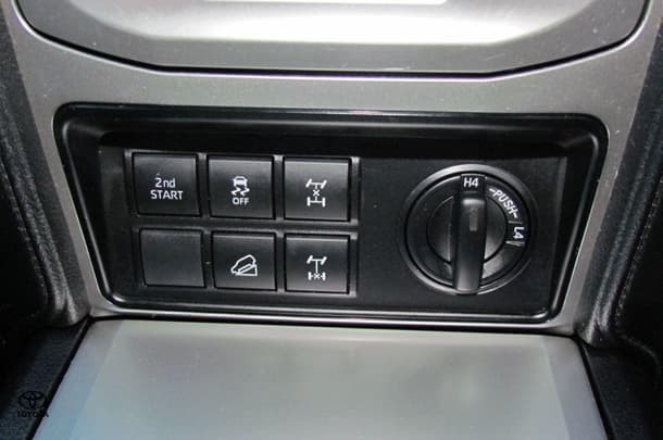 2020 Toyota Prado GXL image 13