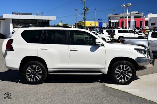 2022 Toyota Prado VX image 15