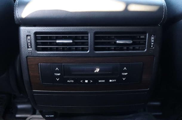 2018 Toyota Landcruiser VX image 33