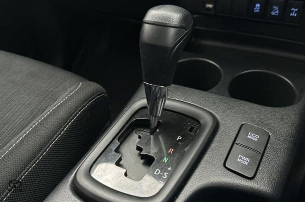 2019 Toyota Hilux SR image 23