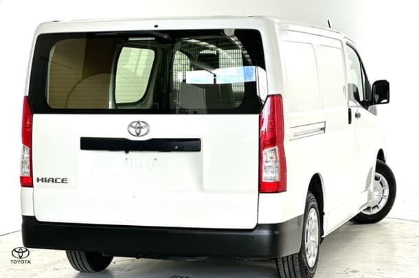 2021 Toyota Hiace LWB image 9