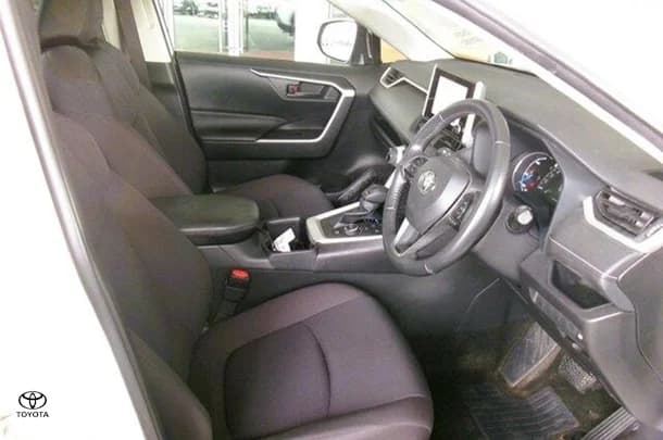 2023 Toyota RAV4 GX image 10