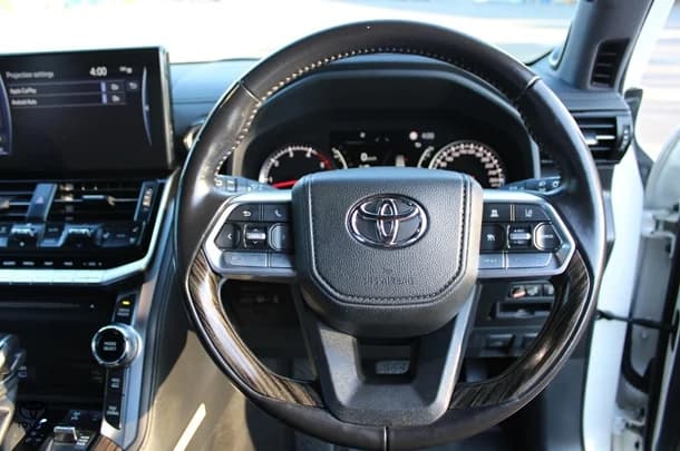 2023 Toyota Landcruiser Sahara image 38