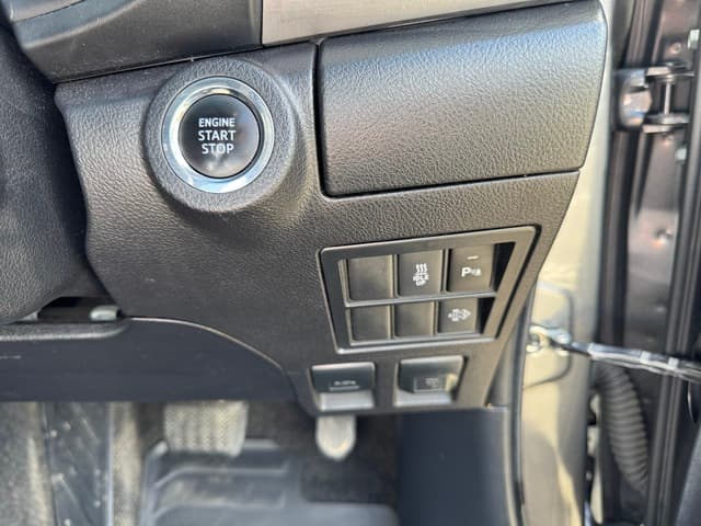 2022 Toyota Hilux SR5 image 14