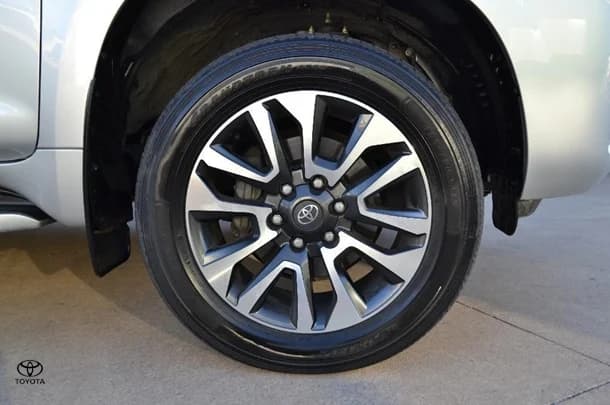 2022 Toyota Prado VX image 21