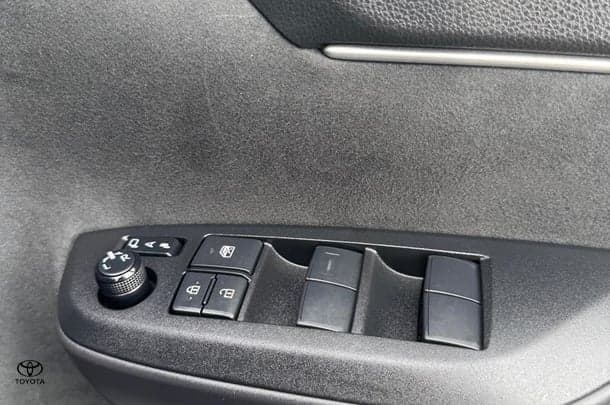2022 Toyota Yaris Cross Hybrid GXL image 20