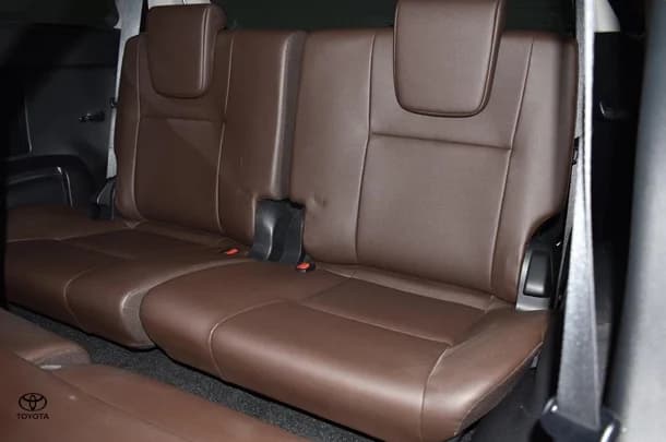 2018 Toyota Fortuner GXL image 9