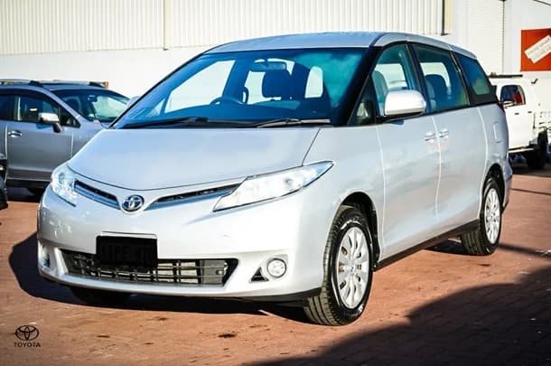 2019 Toyota Tarago GLi image 3