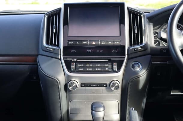 2020 Toyota Landcruiser VX image 24
