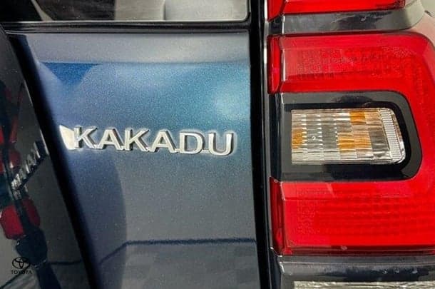 2023 Toyota Prado Kakadu image 9