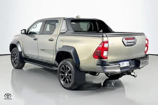 2023 Toyota Hilux Rogue image 6