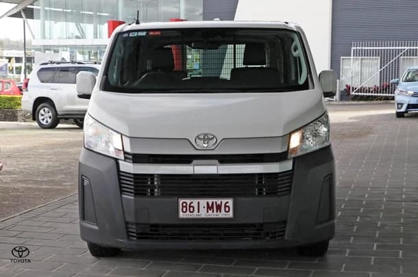 2019 Toyota Hiace LWB image 5