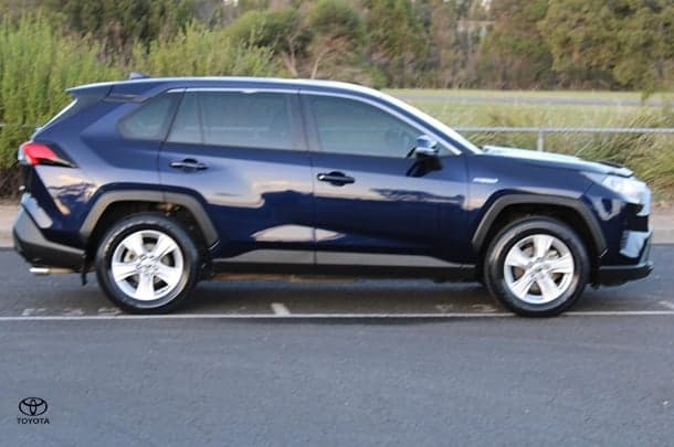 2020 Toyota RAV4 Hybrid GX-2WD image 9