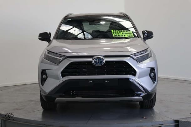 2022 Toyota RAV4 Hybrid XSE (2WD) image 2