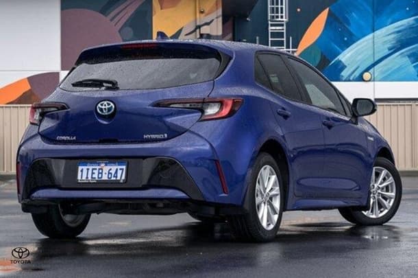 2024 Toyota Corolla Hatch Hybrid Ascent Sport image 2