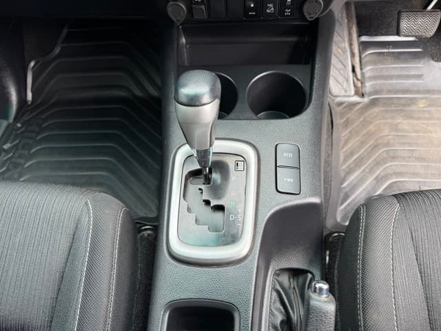 2022 Toyota Hilux SR5 image 16