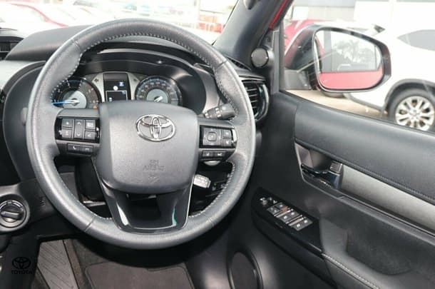 2023 Toyota Hilux 4x4 Rogue image 6