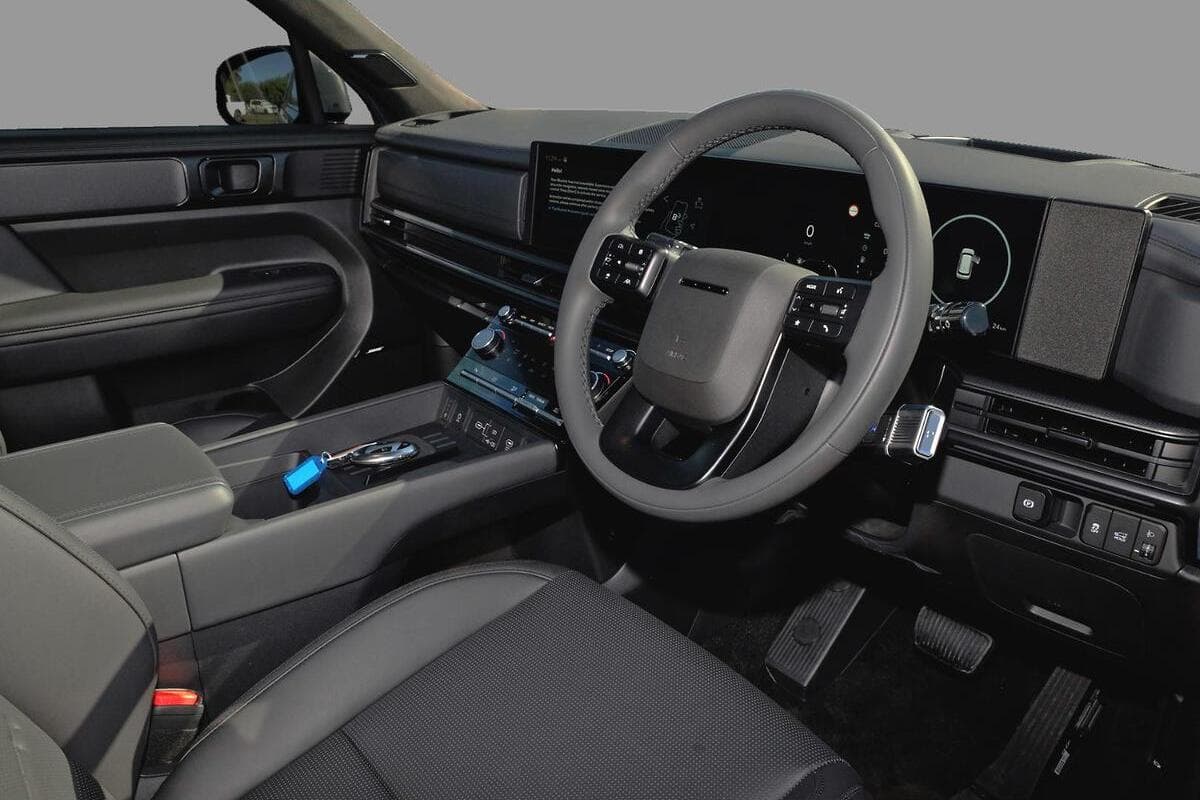 2024 Hyundai Santa Fe Hybrid Calligraphy Auto AWD MY25 image 6