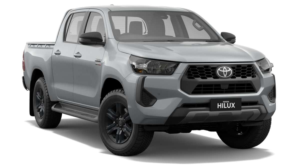 2024 Toyota Hilux 4x4 SR Diesel Double-Cab Pick-Up image 1