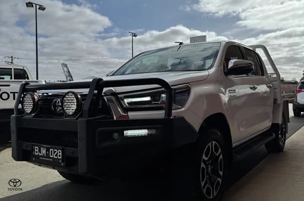 2020 Toyota Hilux SR5 image 4