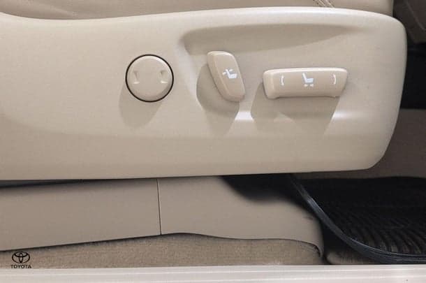 2022 Toyota Prado Kakadu image 13