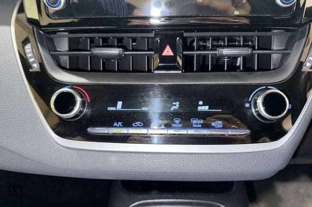 2021 Toyota Corolla Ascent Sport image 24