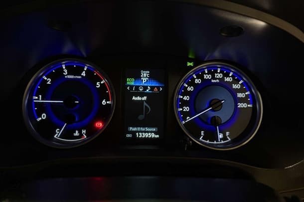 2019 Toyota Hilux SR5 image 17
