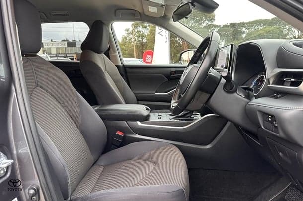 2023 Toyota Kluger Hybrid GX AWD image 13