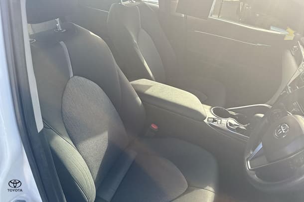 2021 Toyota Camry Hybrid Ascent image 11