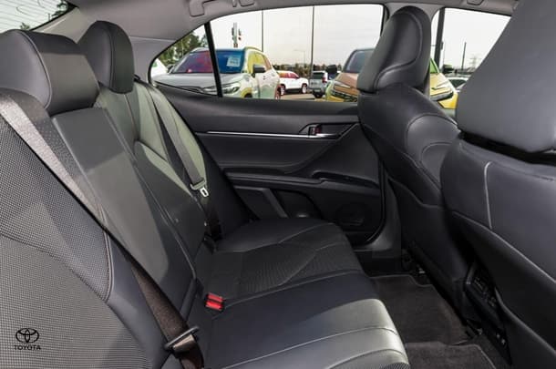 2018 Toyota CAMRY SL image 9