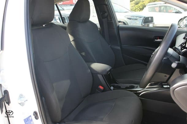 2021 Toyota Corolla Sedan Hybrid Ascent Sport image 14