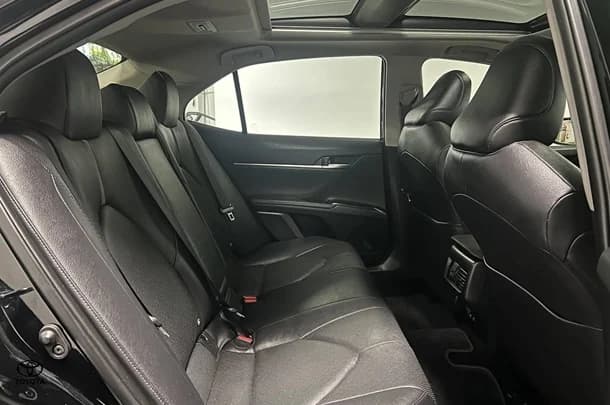 2021 Toyota Camry Hybrid SL image 11