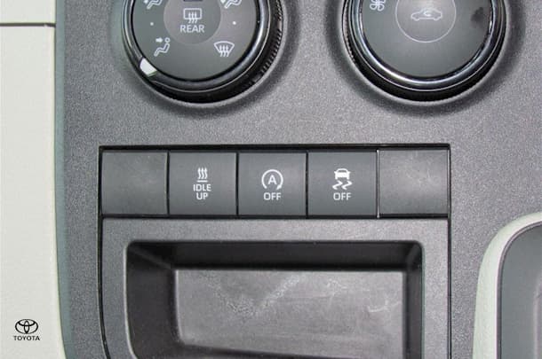 2020 Toyota Hiace LWB image 12