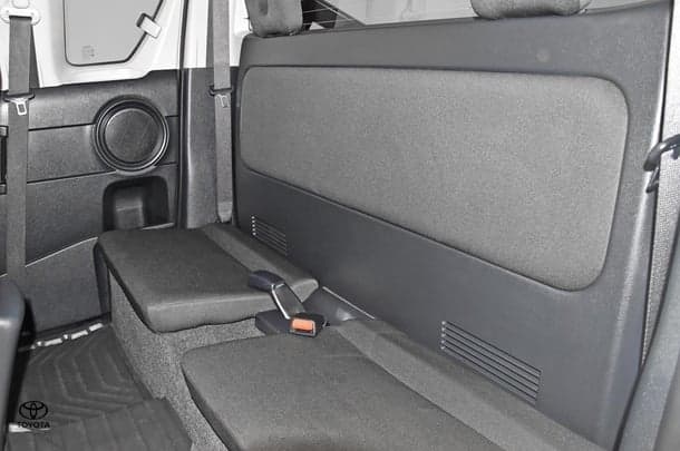 2024 Toyota Hilux 4x4 SR5 image 18