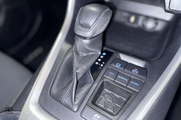 2022 Toyota Rav4 Hybrid GX-2WD image 24