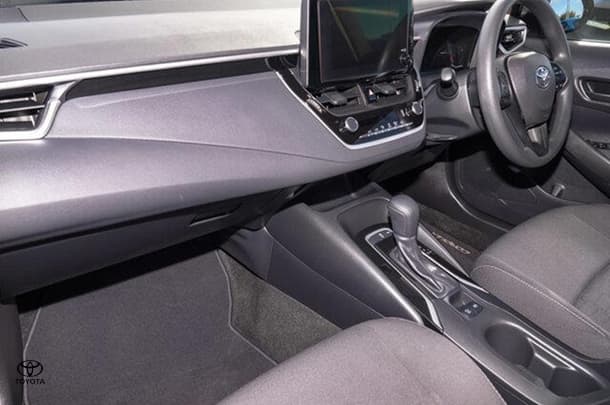 2024 Toyota Corolla Hatch Ascent Sport image 9