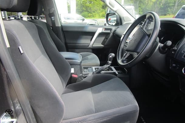 2020 Toyota Prado GXL image 9