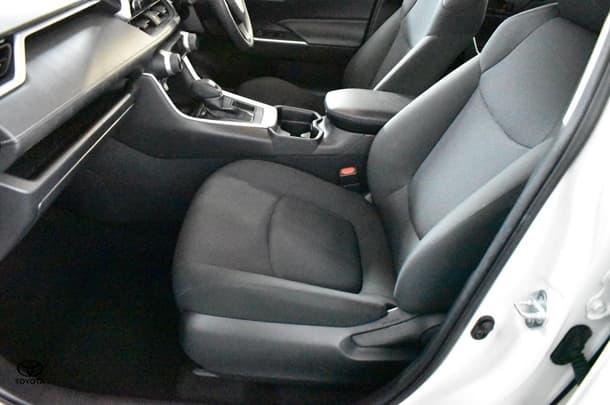 2019 Toyota RAV4 GX-2WD image 7