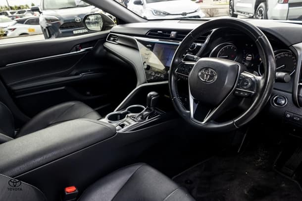2018 Toyota CAMRY SX image 8