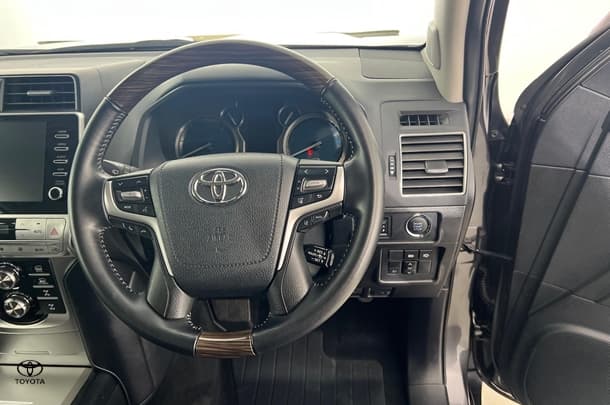 2023 Toyota Prado Kakadu image 19