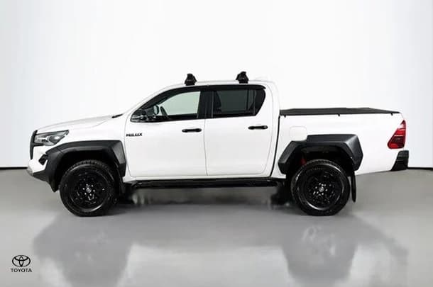 2024 Toyota Hilux GR-S image 5