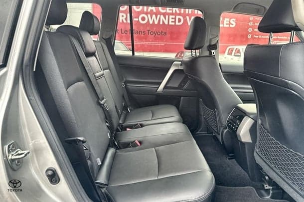 2023 Toyota Prado VX image 22