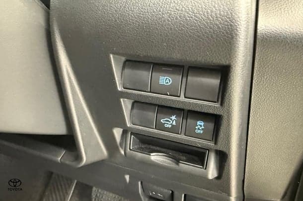 2022 Toyota Landcruiser VX image 26