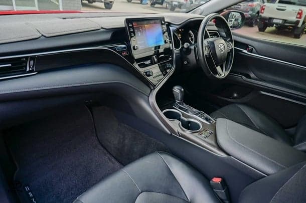 2021 Toyota Camry Hybrid SL image 10