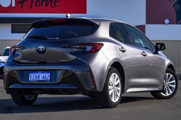 2024 Toyota Corolla Hatch Hybrid Ascent Sport image 2