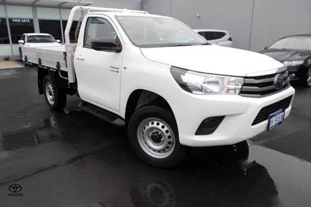 2023 Toyota HILUX 4x4 SR image 4